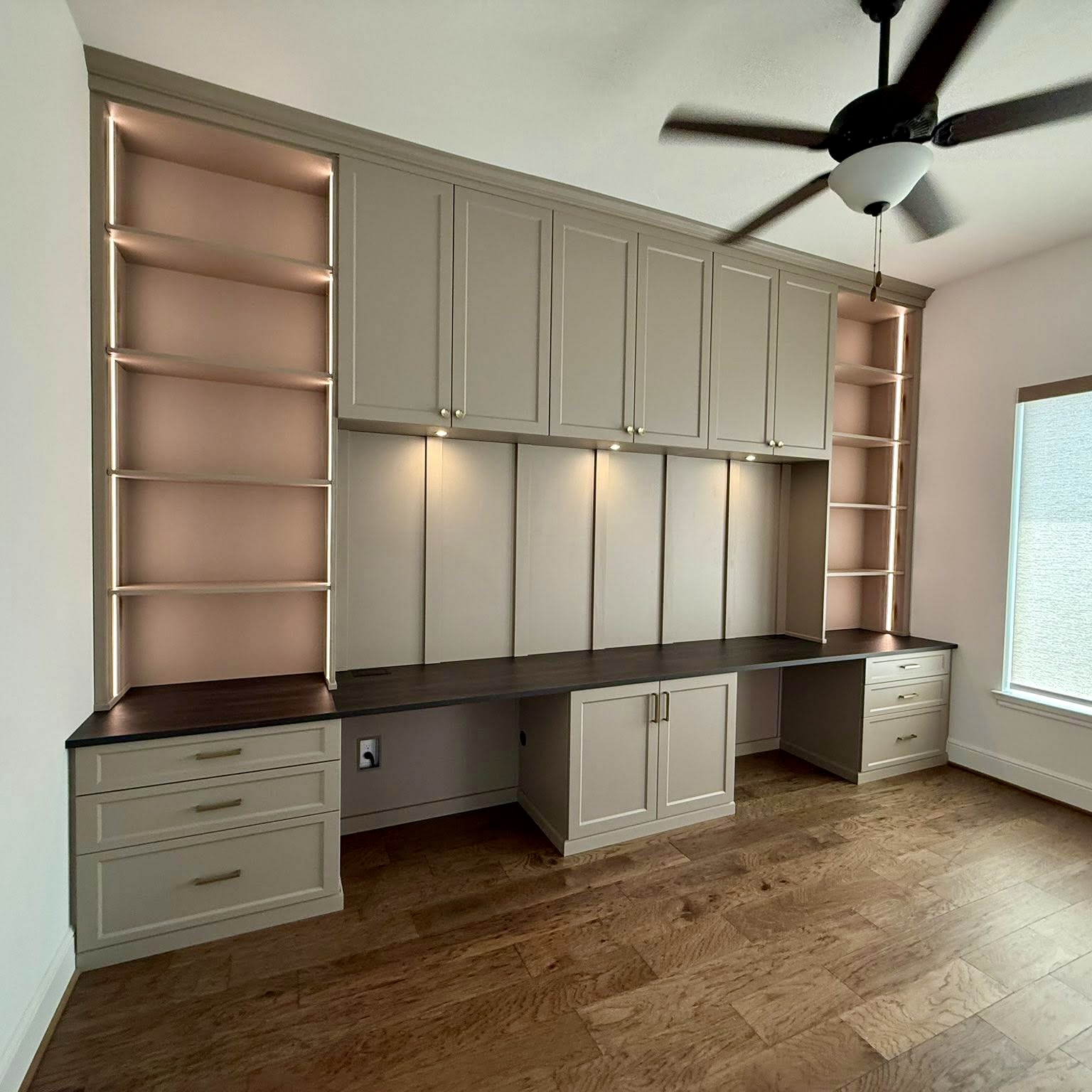 C93CAB5B-CA68-48E6-8AE2-366A19EE868F_1_201_a